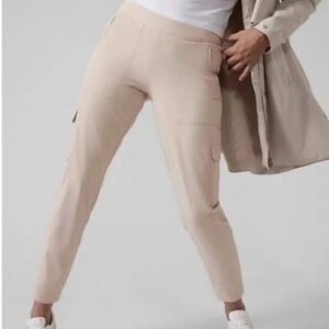 Athleta Chelsea Cargo Lined Pant Beige Khaki Women’s Size 2